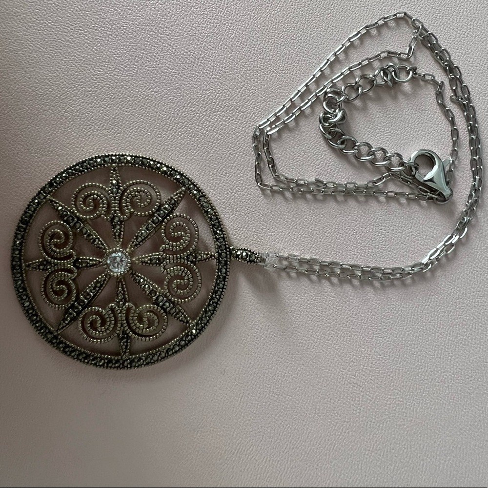 Necklace - Picture 5 of 6